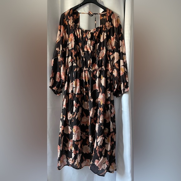 Romantic Floral Square Neck BOHO Modest Peasant Prairie  Smocked MIDI 
Dress - Picture 2 of 16